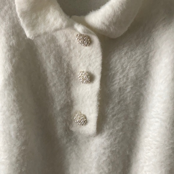 Beautiful soft fluffy white H&M sweater top - Picture 2 of 8
